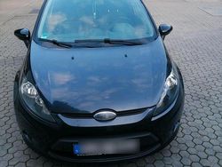 Grau Gebraucht 2010 Ford Fiesta Kleinwagen | 4.000 €