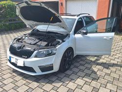 Weiß Gebraucht 2016 Skoda Octavia RS Kombi | 16.900 € (Teuer)
