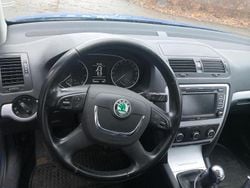 Blau Gebraucht 2010 Skoda Octavia Kombi | 5.100 €