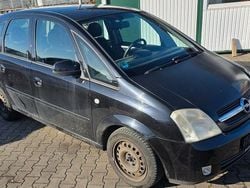 Schwarz Gebraucht 2004 Opel Meriva Essentia Van / Kleinbus | 500 € (Guter Preis)