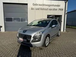 Grau Gebraucht 2011 Peugeot 3008 Allure Van / Kleinbus | 7.500 € (Etwas zu teuer)