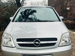 Silber Gebraucht 2004 Opel Meriva Cosmo Van / Kleinbus | 1.999 € (Guter Preis)