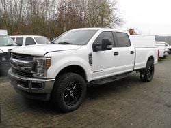 Weiß Gebraucht 2018 Ford F350 Abholung | 35.000 €
