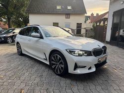 Weiß Gebraucht 2021 BMW 320 Luxury Line Limousine | 25.690 € (Guter Preis)