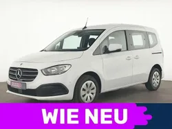 Weiß Gebraucht 2023 Mercedes T180 Van / Kleinbus | 24.989 € (Guter Preis)