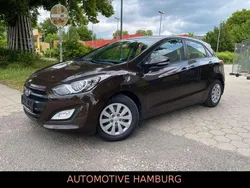 Braun Gebraucht 2017 Hyundai i30 Limousine | 7.990 € (Fairer Preis)