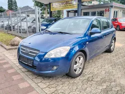 Blau Gebraucht 2009 Kia Ceed Limousine | 2.900 € (Teuer)
