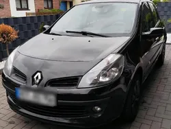 Schwarz Gebraucht 2006 Renault Clio II Kleinwagen | 2.450 € (Fairer Preis)