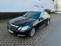 Schwarz Gebraucht 2011 Mercedes E300 Avantgarde Limousine | 9.750 € (Superpreis)