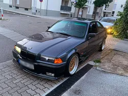 Grau Gebraucht 1997 BMW 320 Coupé | 4.999 € (Guter Preis)