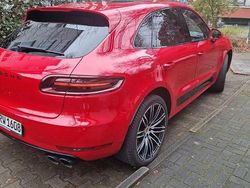 Rot Gebraucht 2018 Porsche Macan Turbo Performance Package SUV | 42.900 € (Guter Preis)