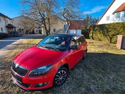 Rot Gebraucht 2011 Skoda Fabia Kleinwagen | 7.000 €