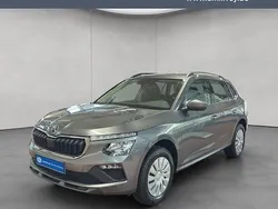 Grau Neu 2025 Skoda Kamiq Essence SUV | 24.900 € (Teuer)