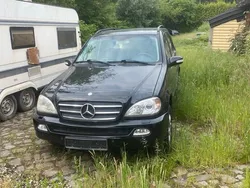Schwarz Gebraucht 2004 Mercedes ML400 SUV | 3.200 €