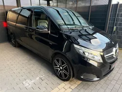 Schwarz Gebraucht 2017 Mercedes V220 Avantgarde Van / Kleinbus | 31.800 € (Fairer Preis)