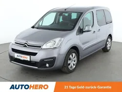 Grau Gebraucht 2017 Citroën Berlingo SELECTION Van / Kleinbus | 11.000 € (Etwas zu teuer)