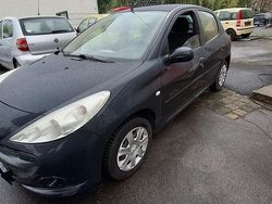 Grau Gebraucht 2009 Peugeot 206+ Kleinwagen | 2.400 € (Etwas zu teuer)