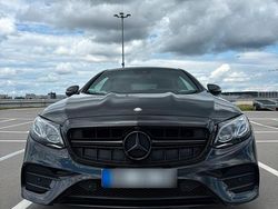 Schwarz Gebraucht 2017 Mercedes E220 AMG Coupé | 29.500 € (Teuer)
