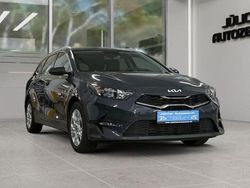 Grau Gebraucht 2023 Kia Ceed Sportswagon Active Kombi | 16.990 €