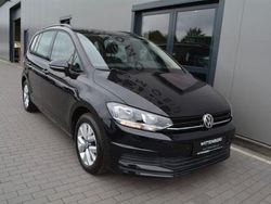 Schwarz Gebraucht 2016 VW Touran Trendline Van / Kleinbus | 13.500 € (Etwas zu teuer)