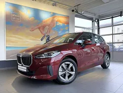 Piemont rot metallic Gebraucht 2024 BMW 218 Active Tourer Van / Kleinbus | 29.620 € (Guter Preis)