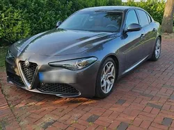 Grau Gebraucht 2018 Alfa Romeo Giulia Limousine | 25.900 € (Teuer)