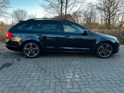 Schwarz Gebraucht 2016 Skoda Octavia RS Kombi | 12.350 € (Fairer Preis)