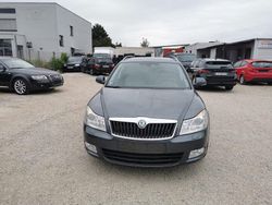 Grau Gebraucht 2011 Skoda Octavia Kombi | 4.800 € (Etwas zu teuer)