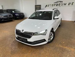Weiß Gebraucht 2020 Skoda Superb Ambition Kombi | 17.290 € (Guter Preis)