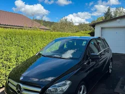 Schwarz Gebraucht 2012 Mercedes B180 Sport Edition Van / Kleinbus | 8.890 €