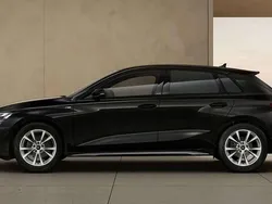 Mythosschwarz metallic Neu 2025 Audi A3 Sportback S-Line Limousine | 36.681 € (Superpreis)