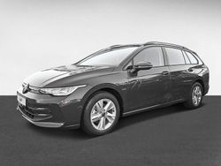 Polsterfarbe: schwarz Neu 2025 VW Golf VIII Life Kombi | 29.650 € (Guter Preis)