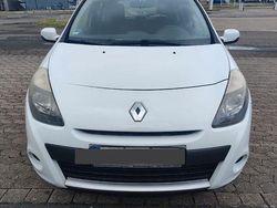 Weiß Gebraucht 2009 Renault Clio II Rip Curl Limousine | 1.350 € (Guter Preis)