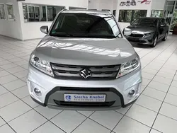 Grau Gebraucht 2016 Suzuki Vitara Comfort SUV | 14.490 € (Fairer Preis)