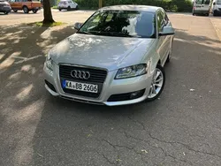 Silber Gebraucht 2010 Audi A3 Sportback Ambition Limousine | 6.499 € (Etwas zu teuer)