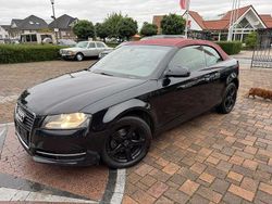 Schwarz (metallic) Gebraucht 2011 Audi A3 Cabriolet Attraction Cabrio | 6.900 € (Fairer Preis)
