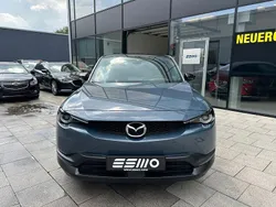 Grau Gebraucht 2022 Mazda MX30 Ad'Vantage SUV | 15.450 € (Guter Preis)