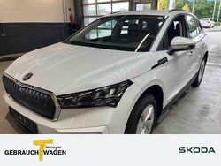 Weiß Gebraucht 2023 Skoda Enyaq iV Loft SUV | 24.470 € (Fairer Preis)