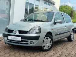 Silber Gebraucht 2002 Renault Clio II Kleinwagen | 1.500 € (Fairer Preis)