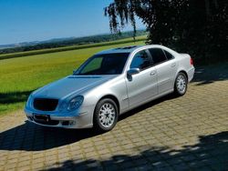 Silber Gebraucht 2003 Mercedes E200 Elegance Limousine | 4.999 € (Fairer Preis)