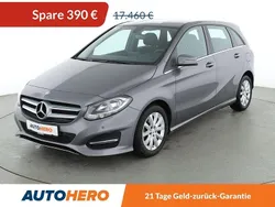 Grau Gebraucht 2015 Mercedes B200 Style Van / Kleinbus | 17.070 € (Fairer Preis)