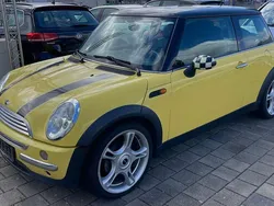 Gelb Gebraucht 2002 Mini John Cooper Works Kleinwagen | 4.500 € (Etwas zu teuer)