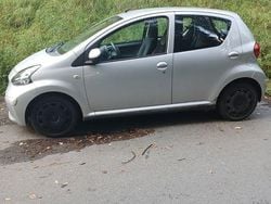 Grau Gebraucht 2006 Toyota Aygo Kleinwagen | 1.050 € (Guter Preis)