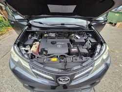 Grau Gebraucht 2015 Toyota RAV4 Edition SUV | 15.150 € (Fairer Preis)