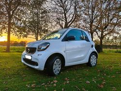 Weiß Gebraucht 2017 Smart ForTwo Coupé Coupé | 8.500 € (Fairer Preis)
