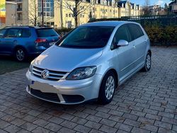 Silber Gebraucht 2005 VW Golf V Kleinwagen | 2.100 € (Guter Preis)