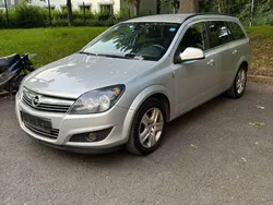 Silber Gebraucht 2010 Opel Astra Kombi | 2.099 € (Guter Preis)