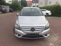 Silber metallic Gebraucht 2012 Mercedes B200 Van / Kleinbus | 13.999 € (Fairer Preis)