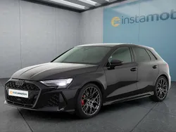 Schwarz Neu 2025 Audi RS3 Sportback Kleinwagen | 73.949 €