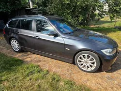 Grau Gebraucht 2006 BMW 325 Kombi | 4.800 €